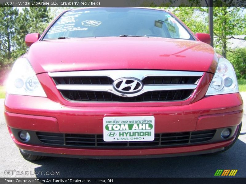 Cranberry Red / Beige 2007 Hyundai Entourage GLS
