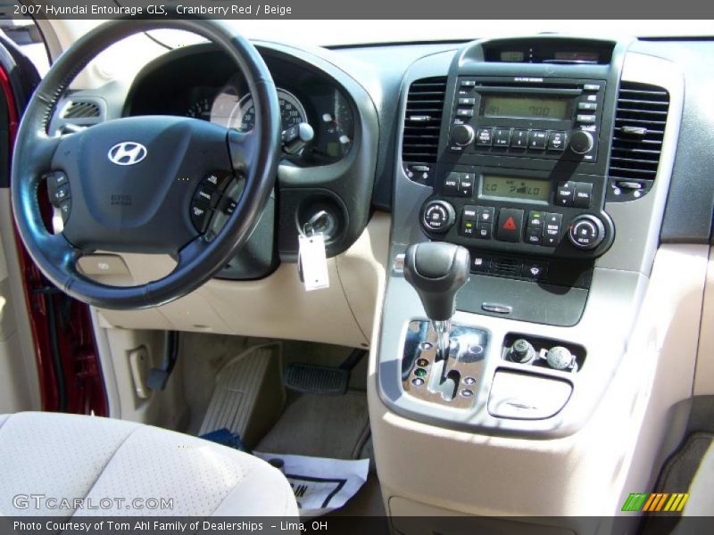 Cranberry Red / Beige 2007 Hyundai Entourage GLS
