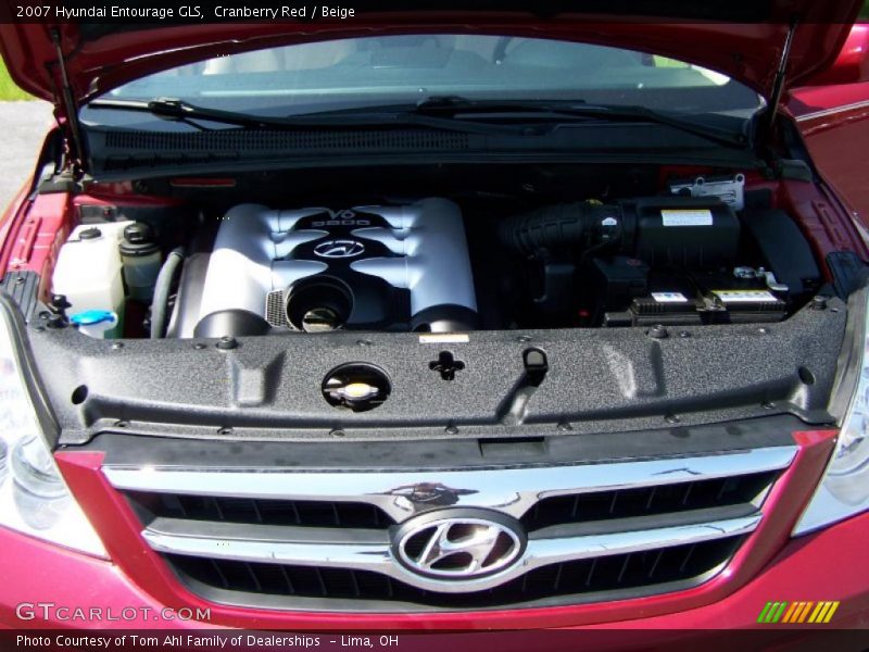 Cranberry Red / Beige 2007 Hyundai Entourage GLS