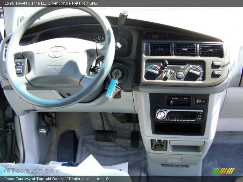 Silver Spruce Metallic / Gray 1998 Toyota Sienna LE