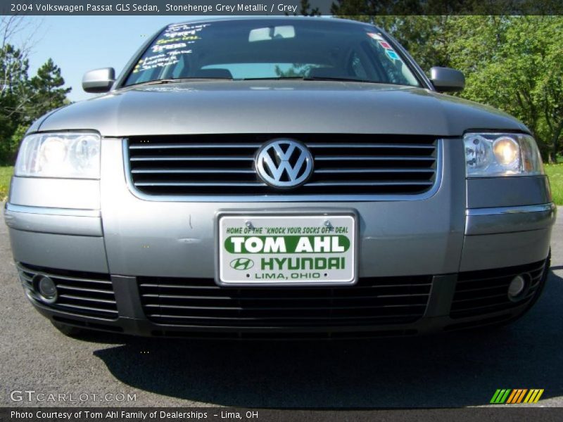 Stonehenge Grey Metallic / Grey 2004 Volkswagen Passat GLS Sedan