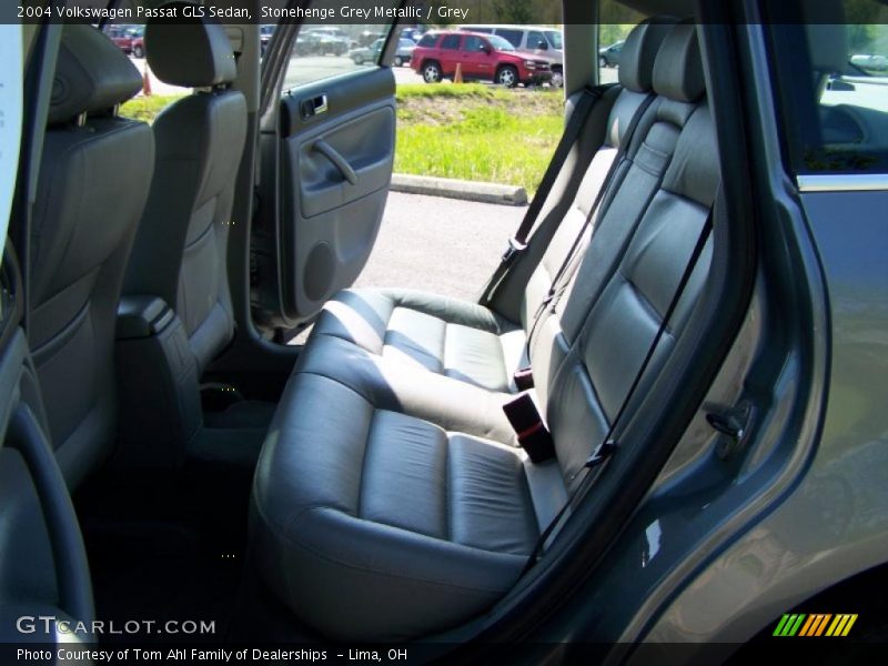 Stonehenge Grey Metallic / Grey 2004 Volkswagen Passat GLS Sedan