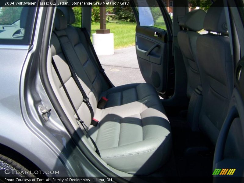 Stonehenge Grey Metallic / Grey 2004 Volkswagen Passat GLS Sedan