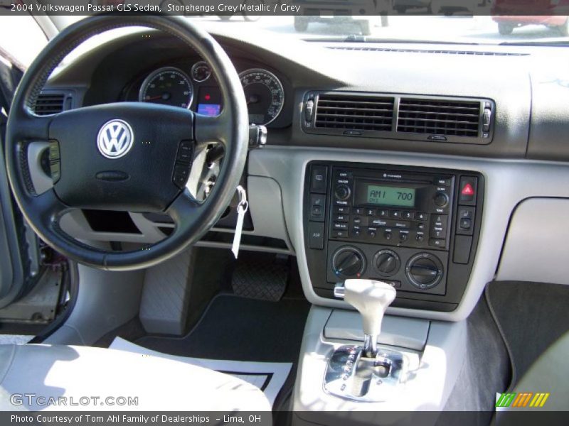 Stonehenge Grey Metallic / Grey 2004 Volkswagen Passat GLS Sedan