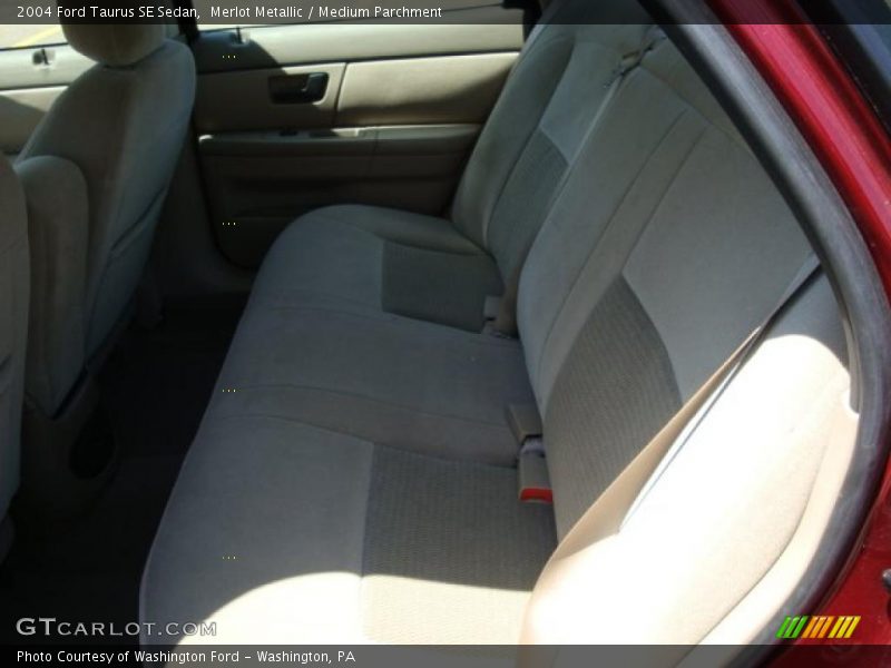Merlot Metallic / Medium Parchment 2004 Ford Taurus SE Sedan