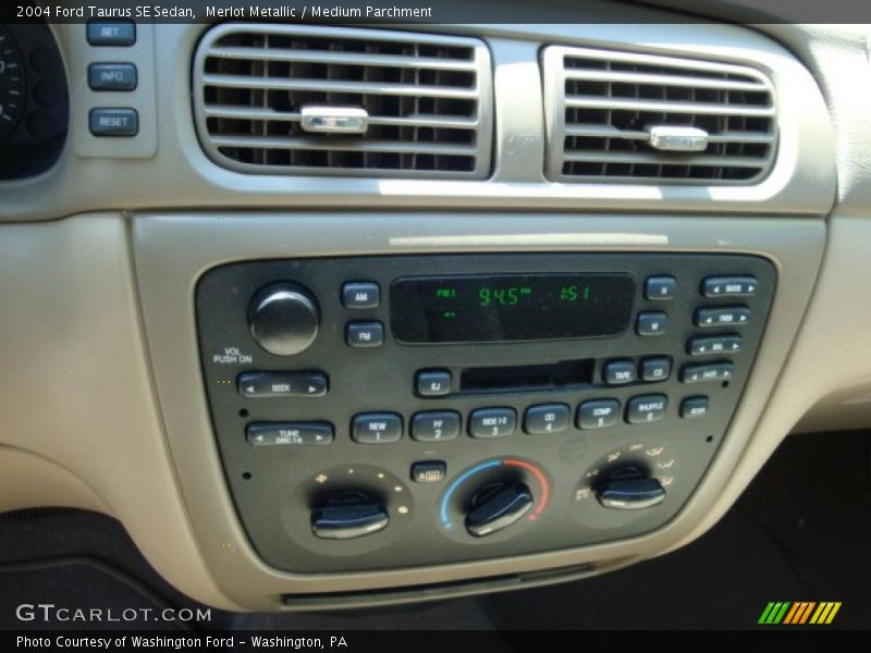 Merlot Metallic / Medium Parchment 2004 Ford Taurus SE Sedan