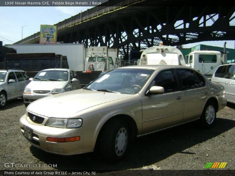 Pebble Beige Metallic / Beige 1996 Nissan Maxima GXE