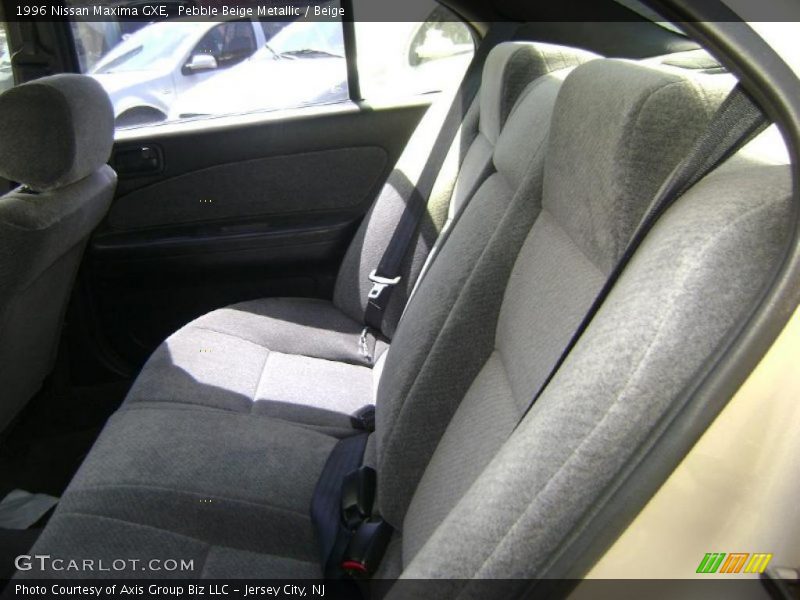 Pebble Beige Metallic / Beige 1996 Nissan Maxima GXE