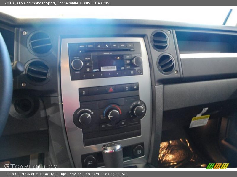 Stone White / Dark Slate Gray 2010 Jeep Commander Sport