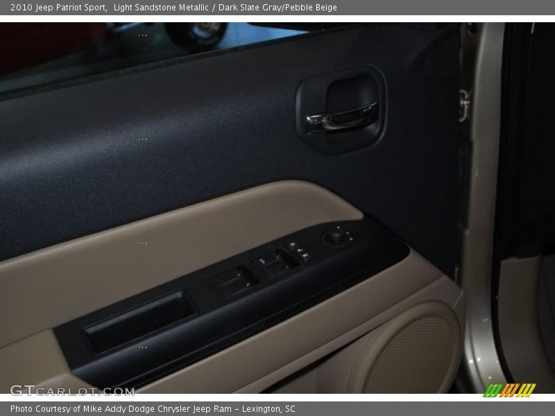 Light Sandstone Metallic / Dark Slate Gray/Pebble Beige 2010 Jeep Patriot Sport