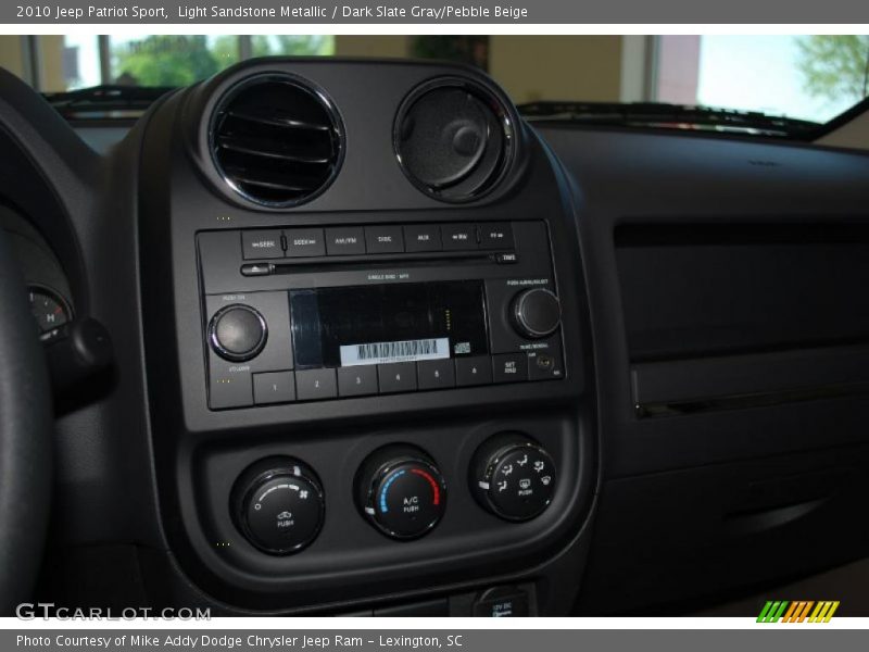 Light Sandstone Metallic / Dark Slate Gray/Pebble Beige 2010 Jeep Patriot Sport