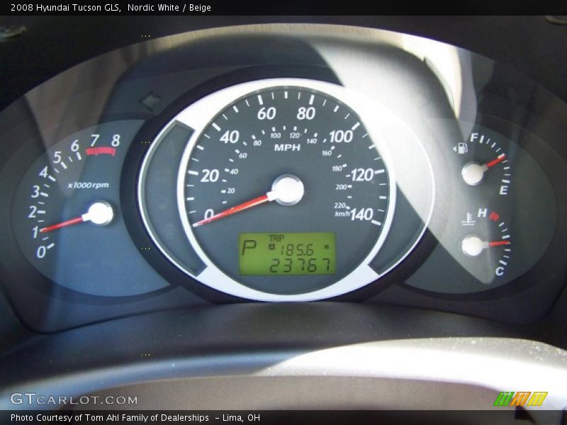 Nordic White / Beige 2008 Hyundai Tucson GLS