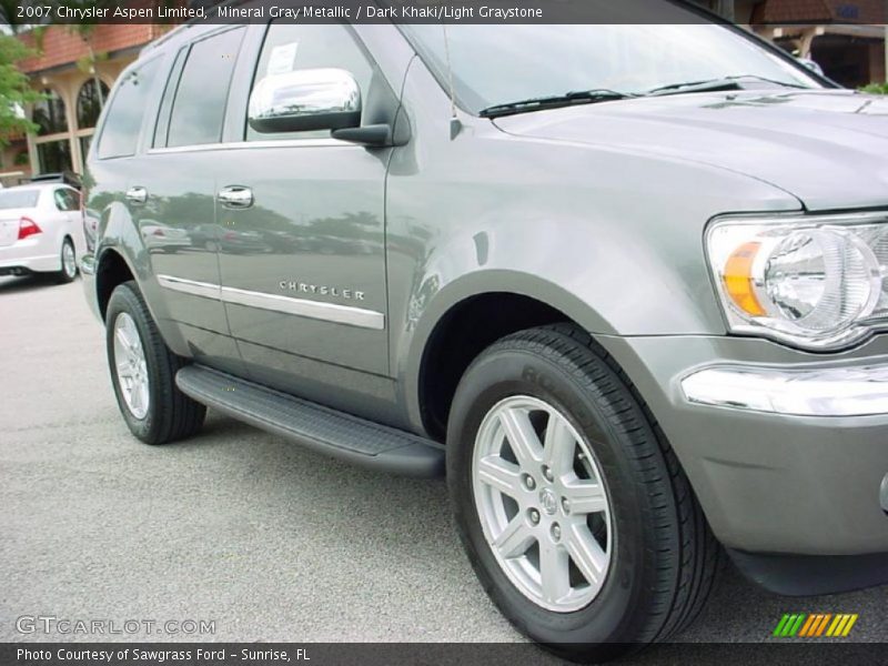 Mineral Gray Metallic / Dark Khaki/Light Graystone 2007 Chrysler Aspen Limited