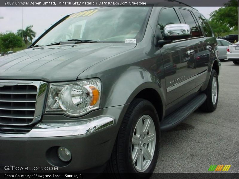Mineral Gray Metallic / Dark Khaki/Light Graystone 2007 Chrysler Aspen Limited