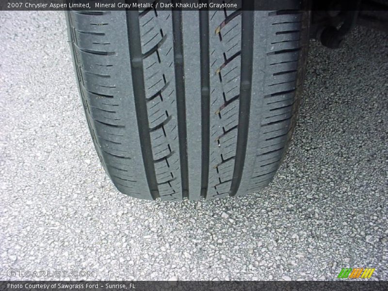 Mineral Gray Metallic / Dark Khaki/Light Graystone 2007 Chrysler Aspen Limited
