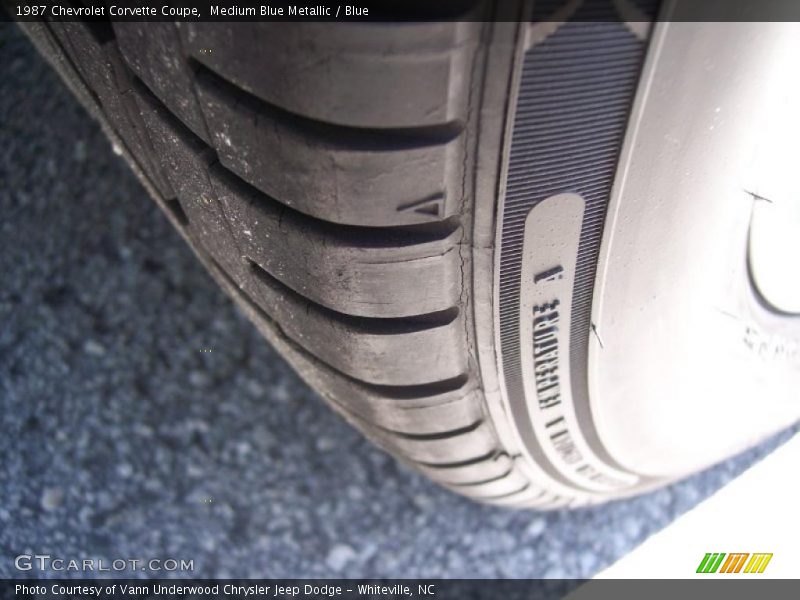 Medium Blue Metallic / Blue 1987 Chevrolet Corvette Coupe