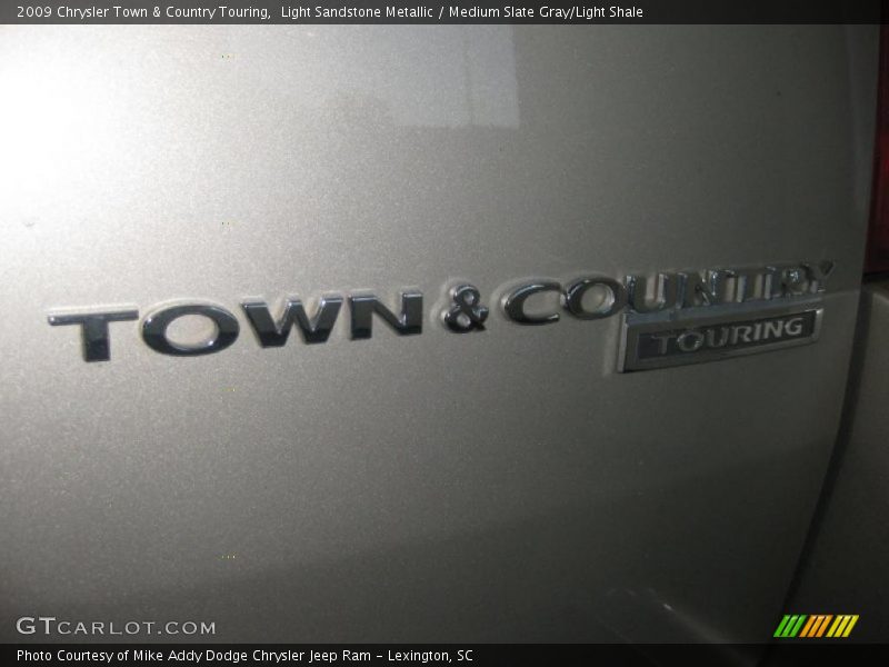 Light Sandstone Metallic / Medium Slate Gray/Light Shale 2009 Chrysler Town & Country Touring