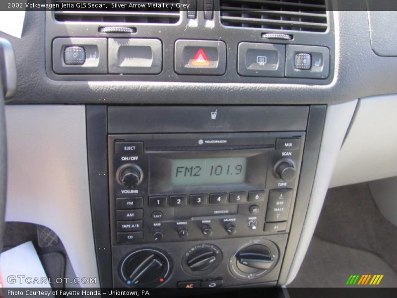 Silver Arrow Metallic / Grey 2002 Volkswagen Jetta GLS Sedan
