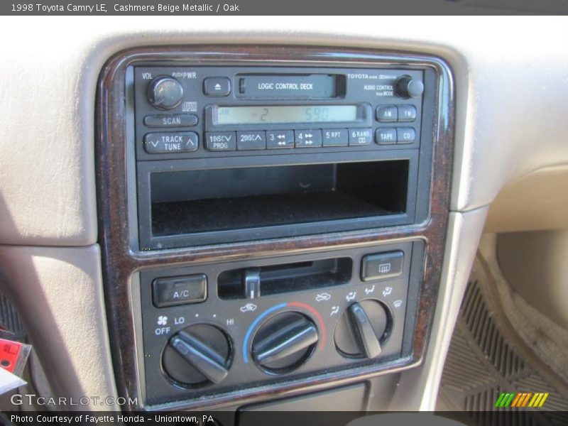 Cashmere Beige Metallic / Oak 1998 Toyota Camry LE