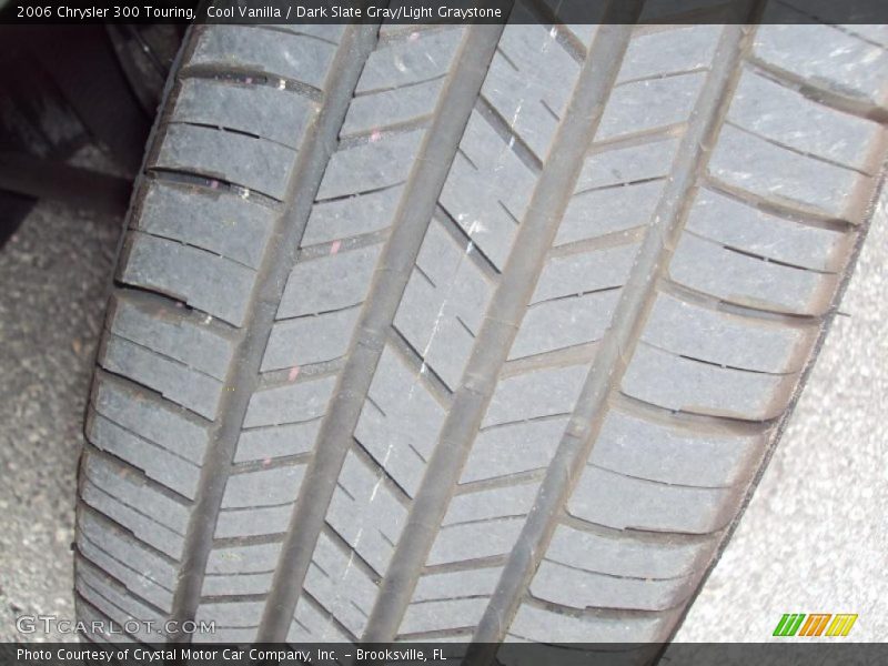 Cool Vanilla / Dark Slate Gray/Light Graystone 2006 Chrysler 300 Touring