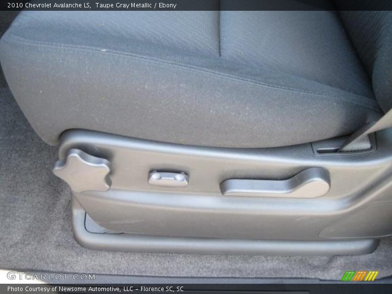Taupe Gray Metallic / Ebony 2010 Chevrolet Avalanche LS