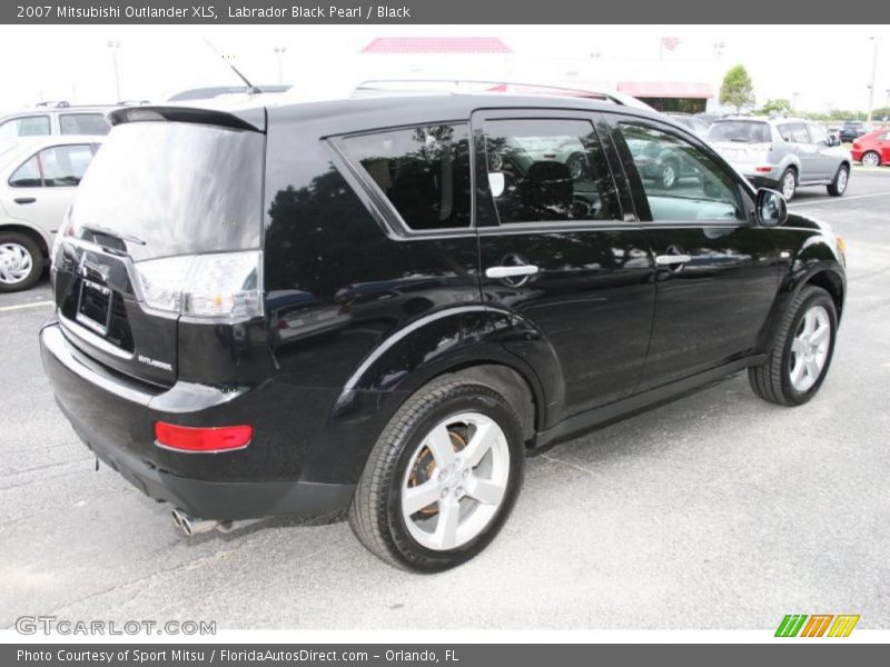 Labrador Black Pearl / Black 2007 Mitsubishi Outlander XLS