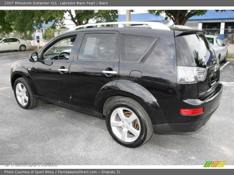 Labrador Black Pearl / Black 2007 Mitsubishi Outlander XLS