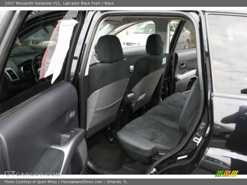 Labrador Black Pearl / Black 2007 Mitsubishi Outlander XLS