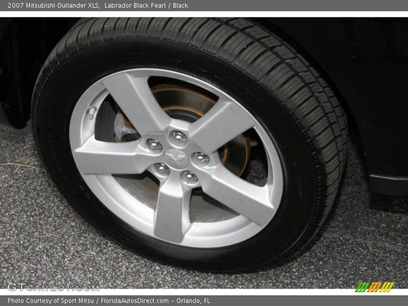 Labrador Black Pearl / Black 2007 Mitsubishi Outlander XLS