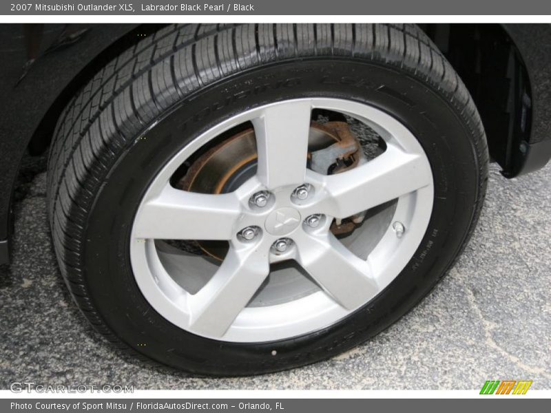 Labrador Black Pearl / Black 2007 Mitsubishi Outlander XLS
