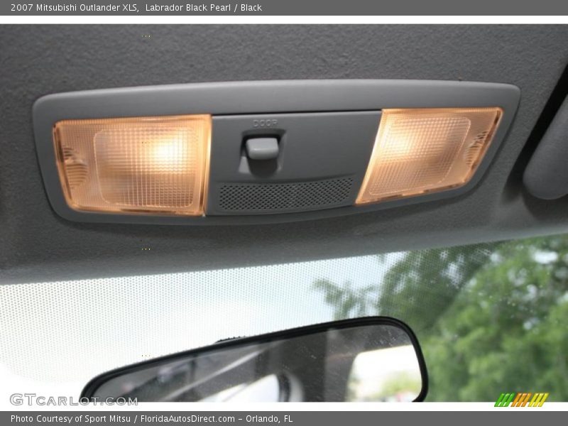 Labrador Black Pearl / Black 2007 Mitsubishi Outlander XLS