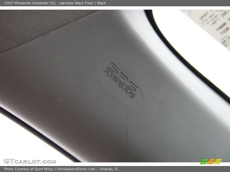 Labrador Black Pearl / Black 2007 Mitsubishi Outlander XLS
