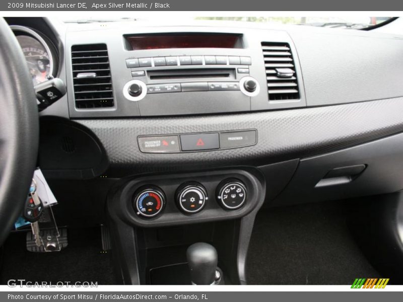 Apex Silver Metallic / Black 2009 Mitsubishi Lancer DE