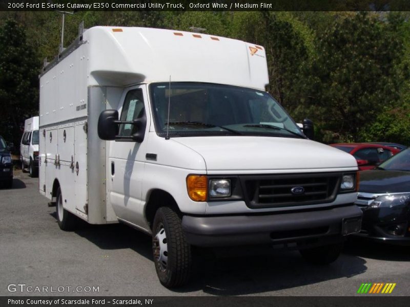 Oxford White / Medium Flint 2006 Ford E Series Cutaway E350 Commercial Utility Truck