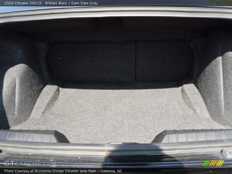 Brilliant Black / Dark Slate Gray 2009 Chrysler 300 LX