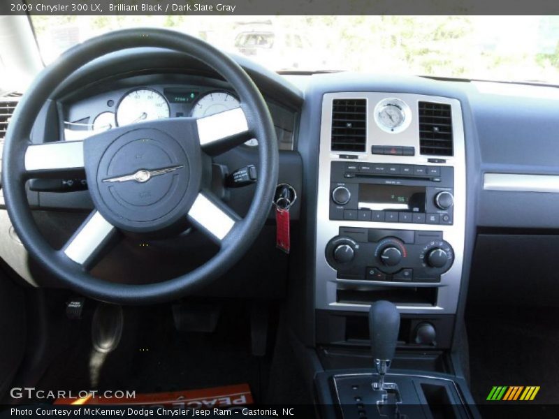 Brilliant Black / Dark Slate Gray 2009 Chrysler 300 LX