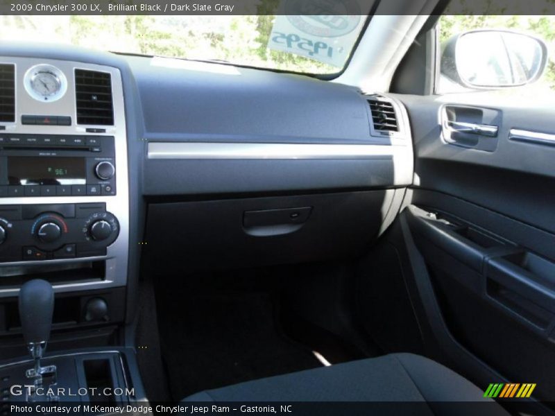 Brilliant Black / Dark Slate Gray 2009 Chrysler 300 LX