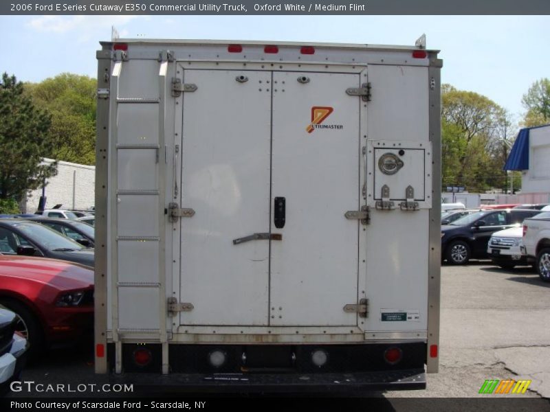 Oxford White / Medium Flint 2006 Ford E Series Cutaway E350 Commercial Utility Truck