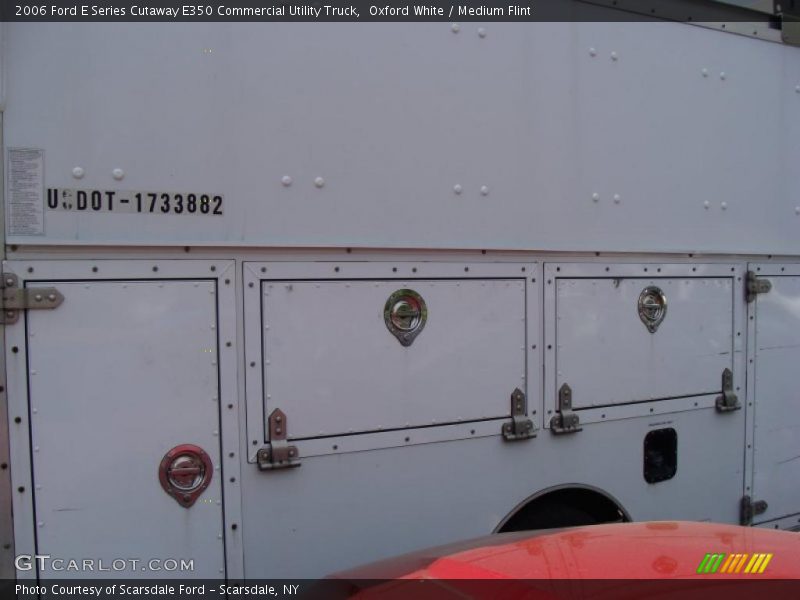 Oxford White / Medium Flint 2006 Ford E Series Cutaway E350 Commercial Utility Truck