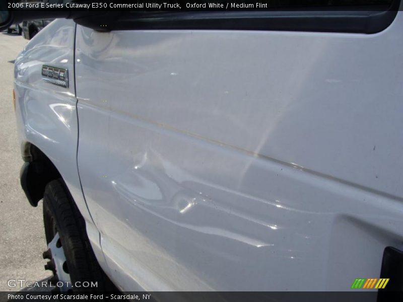 Oxford White / Medium Flint 2006 Ford E Series Cutaway E350 Commercial Utility Truck