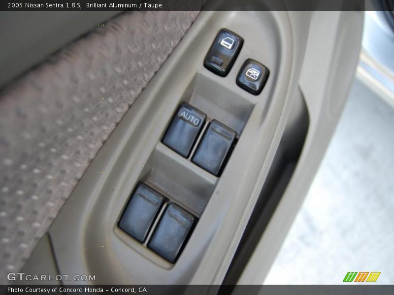 Brilliant Aluminum / Taupe 2005 Nissan Sentra 1.8 S