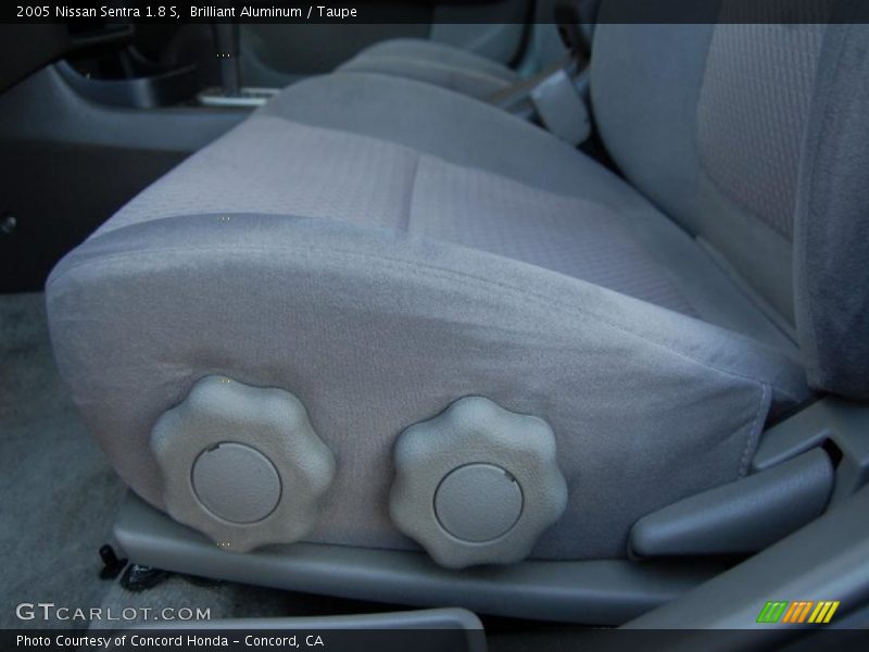 Brilliant Aluminum / Taupe 2005 Nissan Sentra 1.8 S
