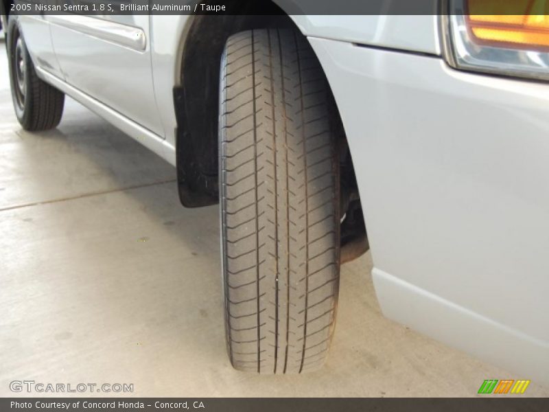 Brilliant Aluminum / Taupe 2005 Nissan Sentra 1.8 S