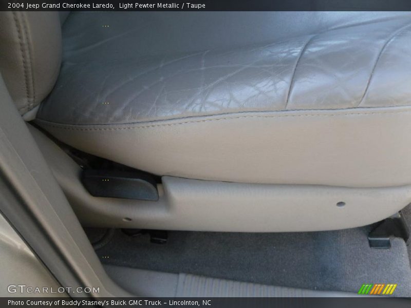 Light Pewter Metallic / Taupe 2004 Jeep Grand Cherokee Laredo