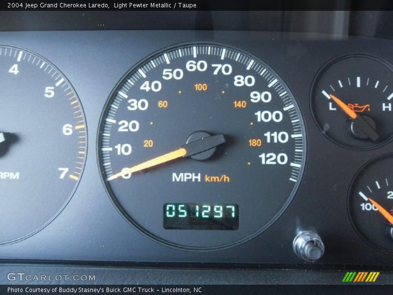 Light Pewter Metallic / Taupe 2004 Jeep Grand Cherokee Laredo