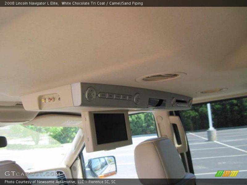 White Chocolate Tri Coat / Camel/Sand Piping 2008 Lincoln Navigator L Elite
