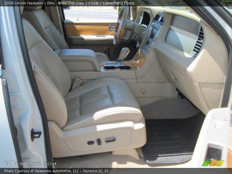 White Chocolate Tri Coat / Camel/Sand Piping 2008 Lincoln Navigator L Elite