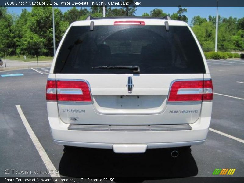 White Chocolate Tri Coat / Camel/Sand Piping 2008 Lincoln Navigator L Elite
