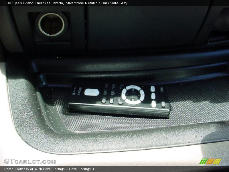 Silverstone Metallic / Dark Slate Gray 2002 Jeep Grand Cherokee Laredo