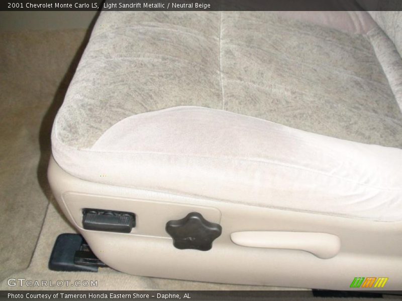 Light Sandrift Metallic / Neutral Beige 2001 Chevrolet Monte Carlo LS